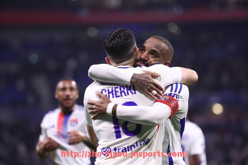 J9九游会登录入口-英超球员薪资较低现象背后的经济与管理因素